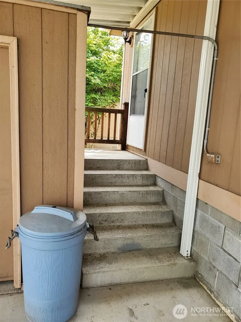 201 W Oakview Centralia WA 98531