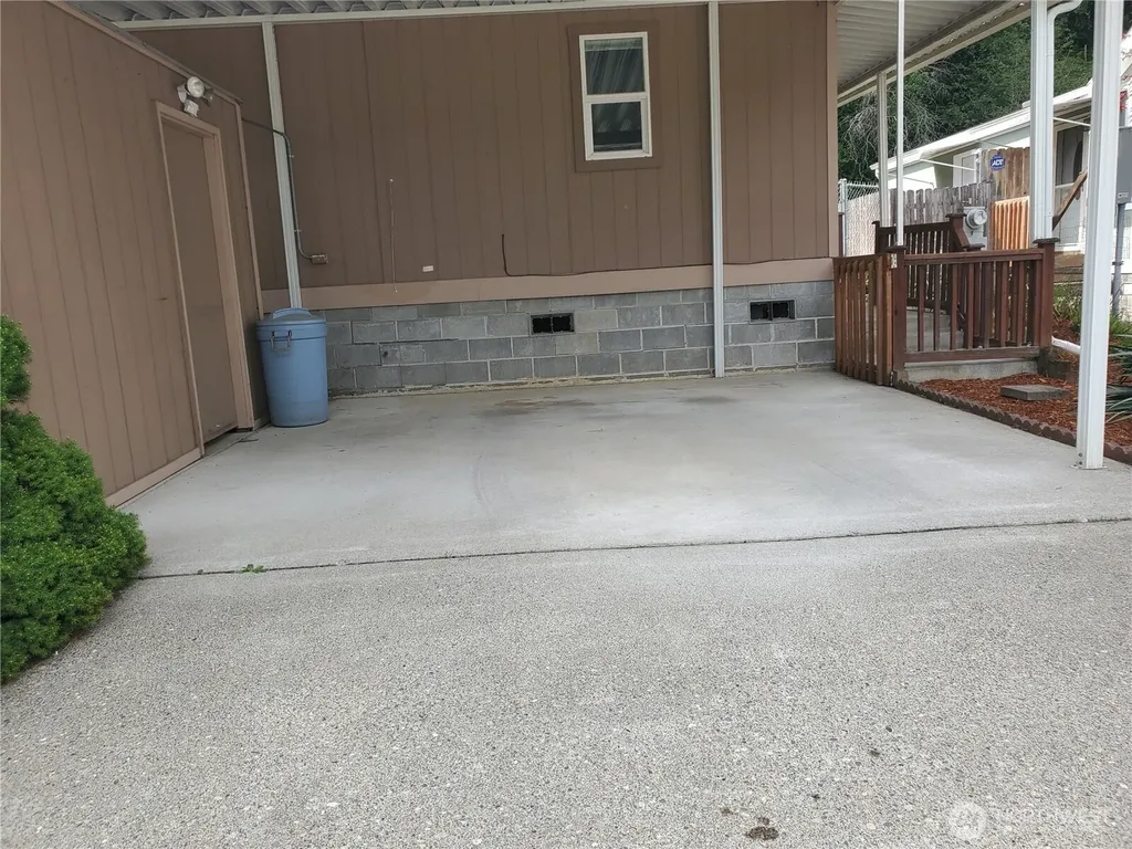 201 W Oakview Centralia WA 98531