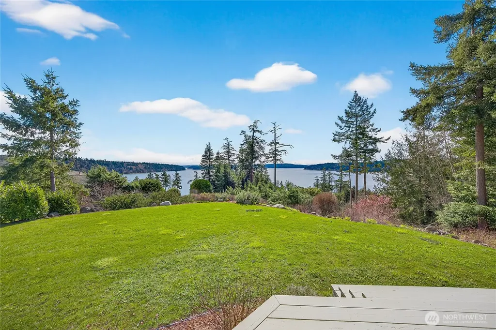 8651 Turners Bay Place Anacortes WA 98221