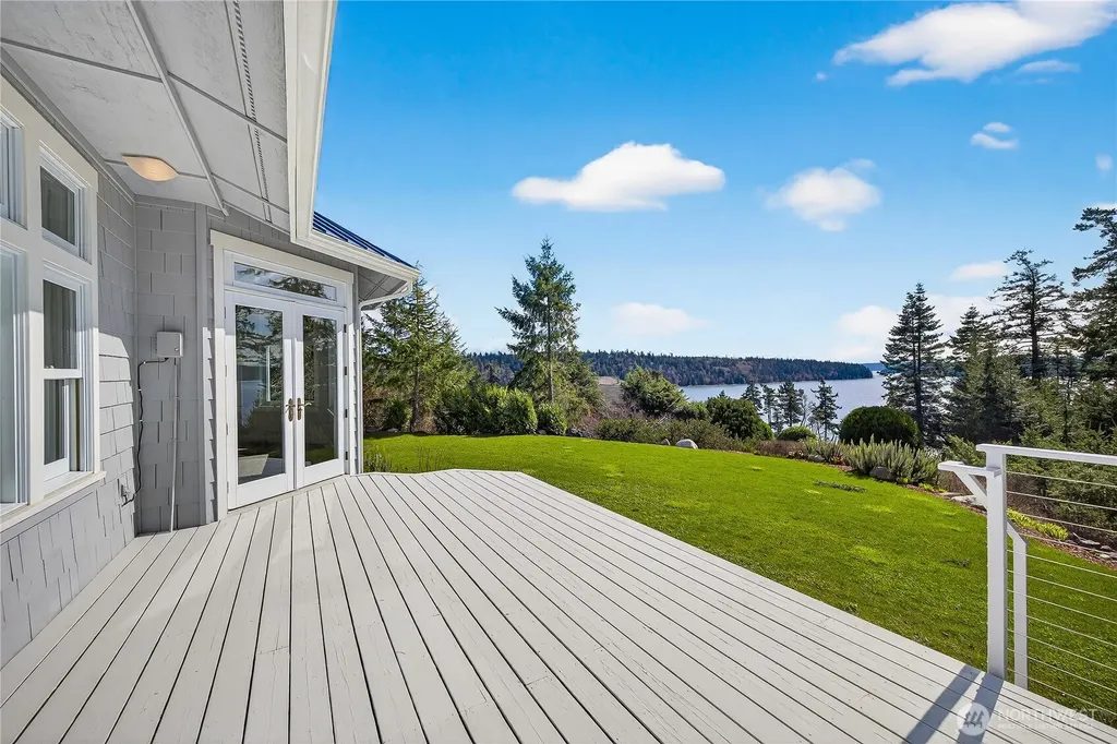 8651 Turners Bay Place Anacortes WA 98221