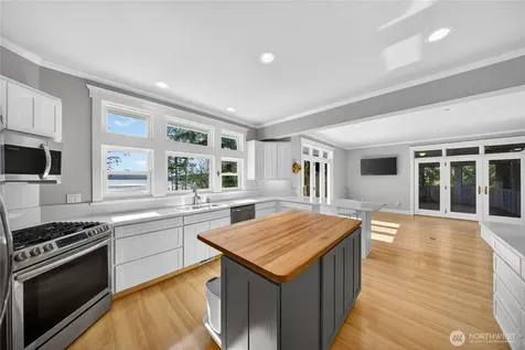 8651 Turners Bay Place Anacortes WA 98221