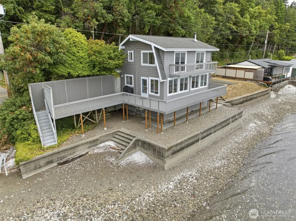 7461 NE North Shore Road Belfair WA 98528