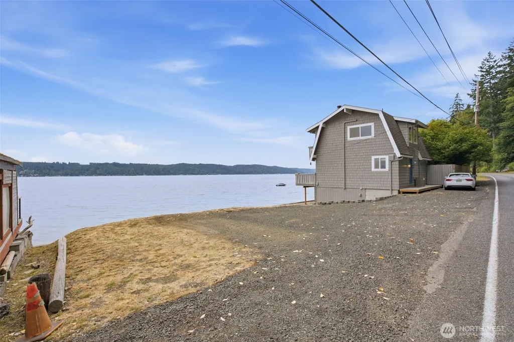 7461 NE North Shore Road Belfair WA 98528
