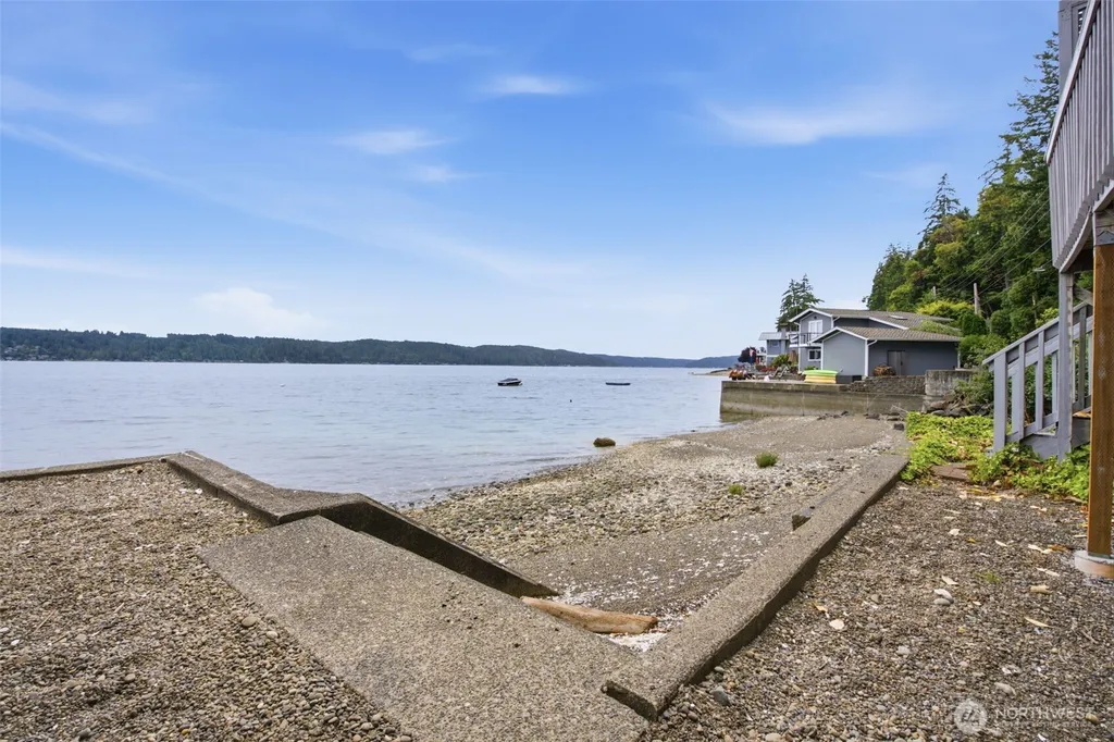 7461 NE North Shore Road Belfair WA 98528