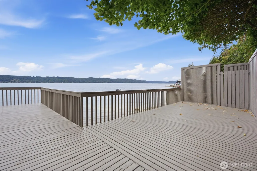 7461 NE North Shore Road Belfair WA 98528