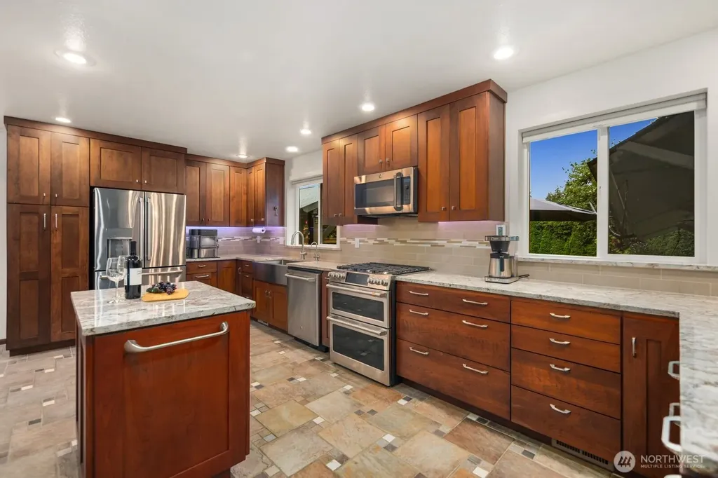 20533 SE 330th Street Auburn WA 98092