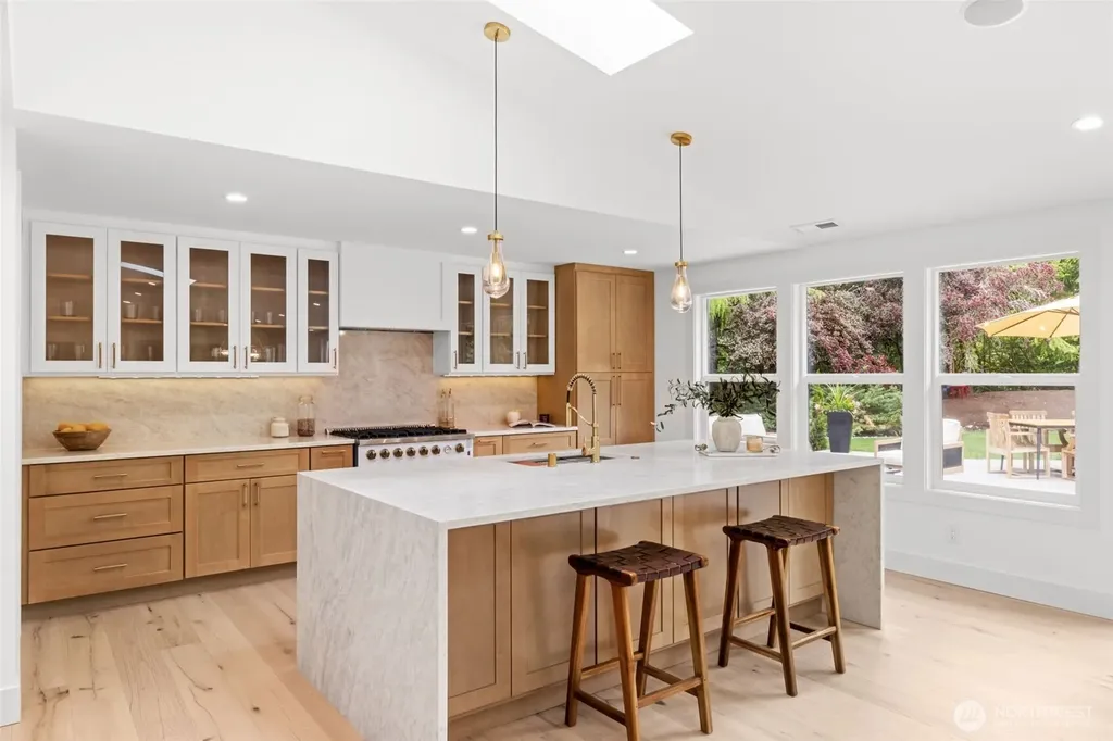 19238 184th Place NE Woodinville WA 98077