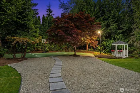 19238 184th Place NE Woodinville WA 98077