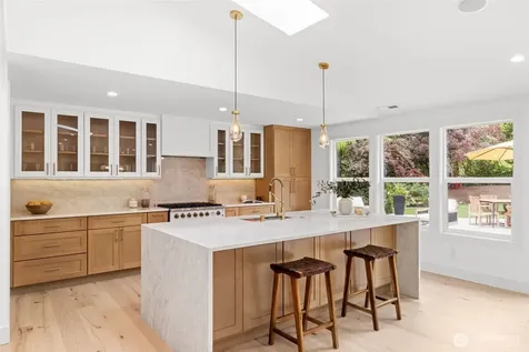 19238 184th Place NE Woodinville WA 98077
