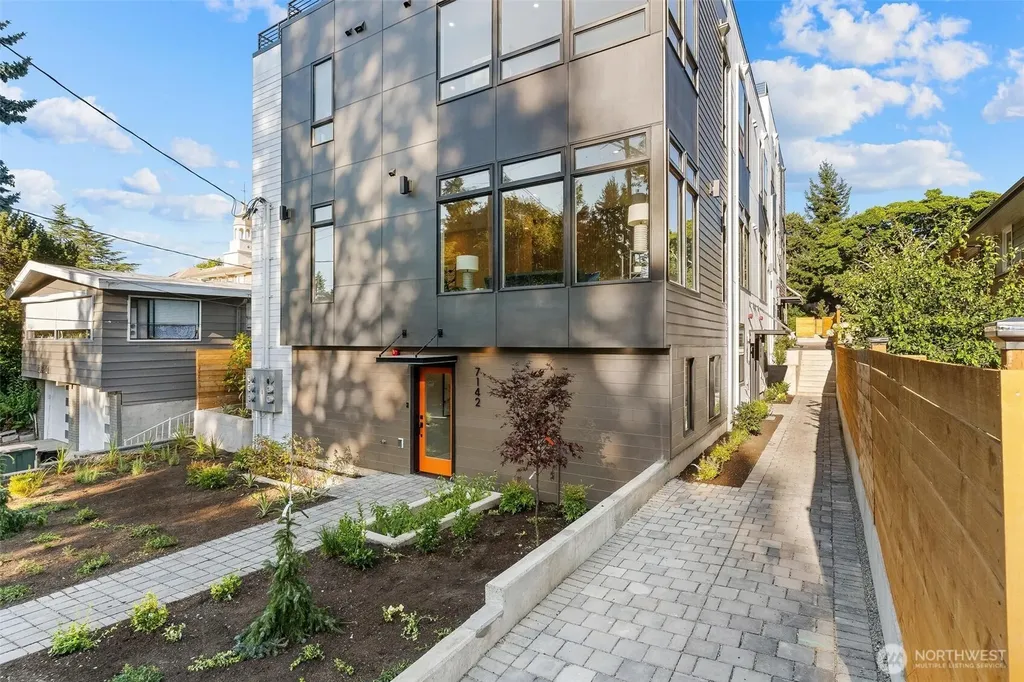 7148 47th Avenue SW Seattle WA 98136