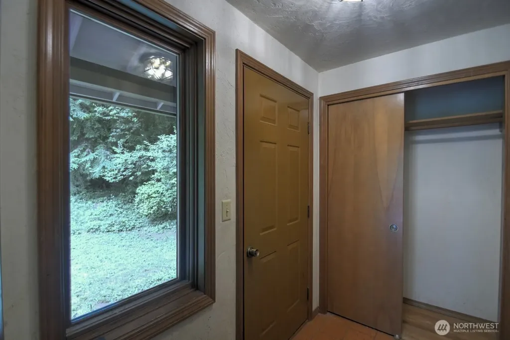 9925 Dempsey Lane SW Olympia WA 98512