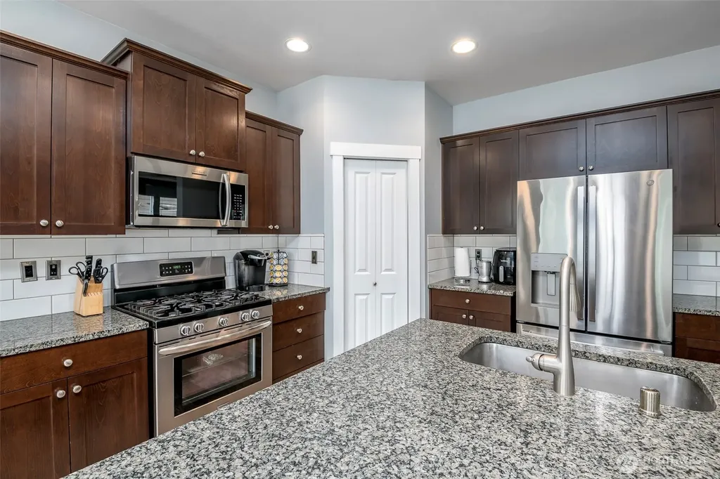 2929 82nd Avenue Ct E Puyallup WA 98371