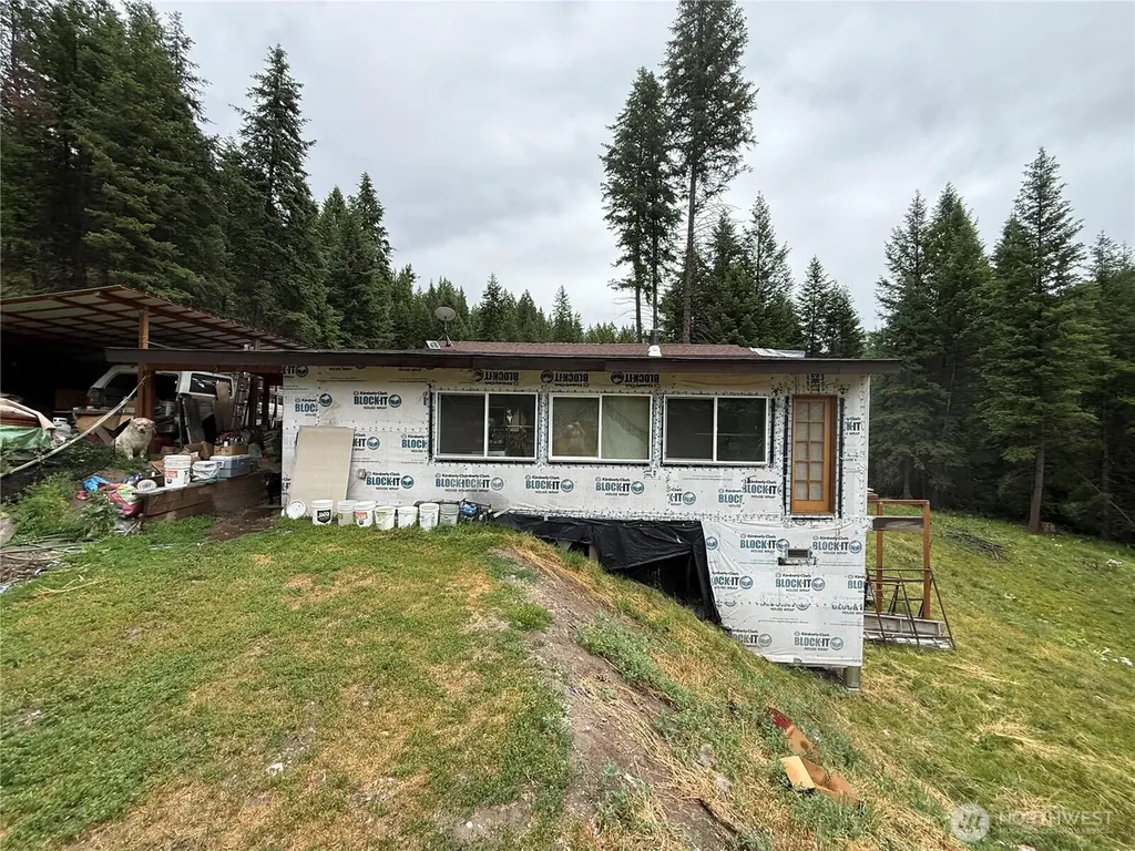 154 W Cougar Creek Road Wauconda WA 98859