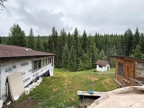 154 W Cougar Creek Road Wauconda WA 98859