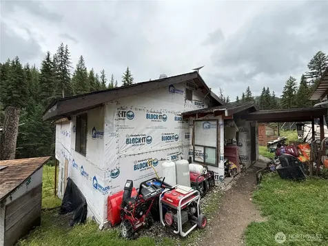 154 W Cougar Creek Road Wauconda WA 98859