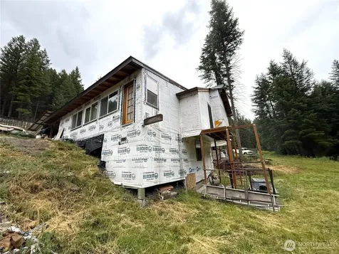 154 W Cougar Creek Road Wauconda WA 98859