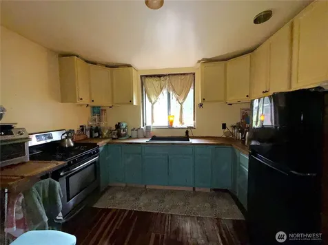 154 W Cougar Creek Road Wauconda WA 98859
