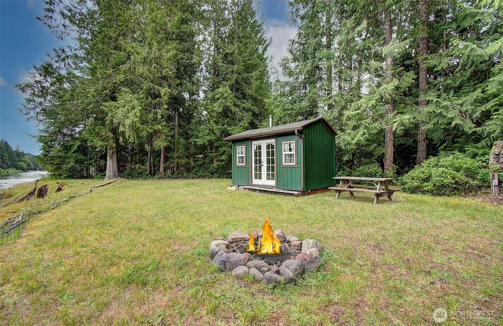 224 Riverview Drive Castle Rock WA 98611