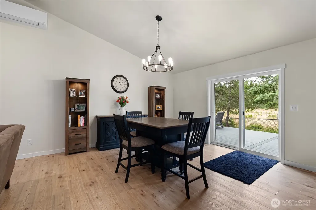911 W California Road Shelton WA 98584