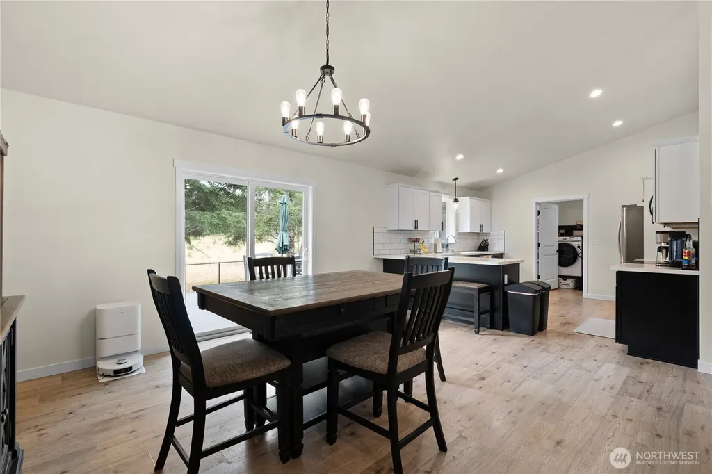911 W California Road Shelton WA 98584