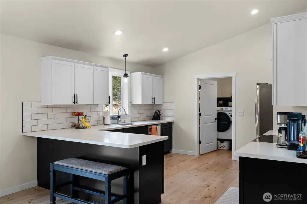 911 W California Road Shelton WA 98584