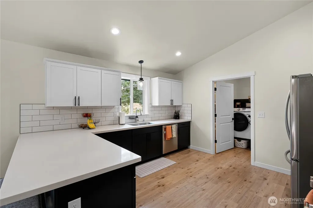 911 W California Road Shelton WA 98584