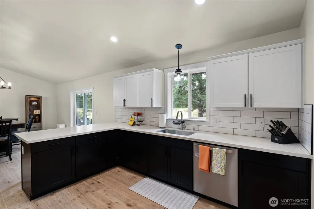 911 W California Road Shelton WA 98584