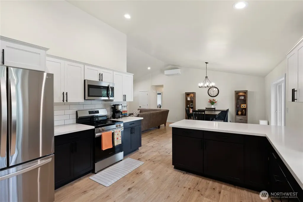 911 W California Road Shelton WA 98584
