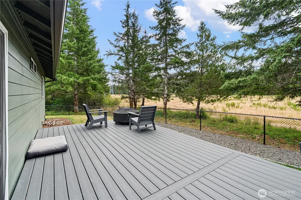 911 W California Road Shelton WA 98584