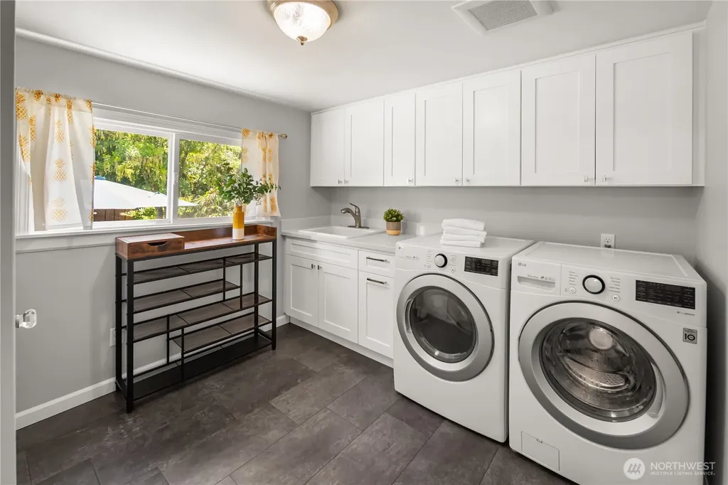 11202 Marine View Drive SW Seattle WA 98146