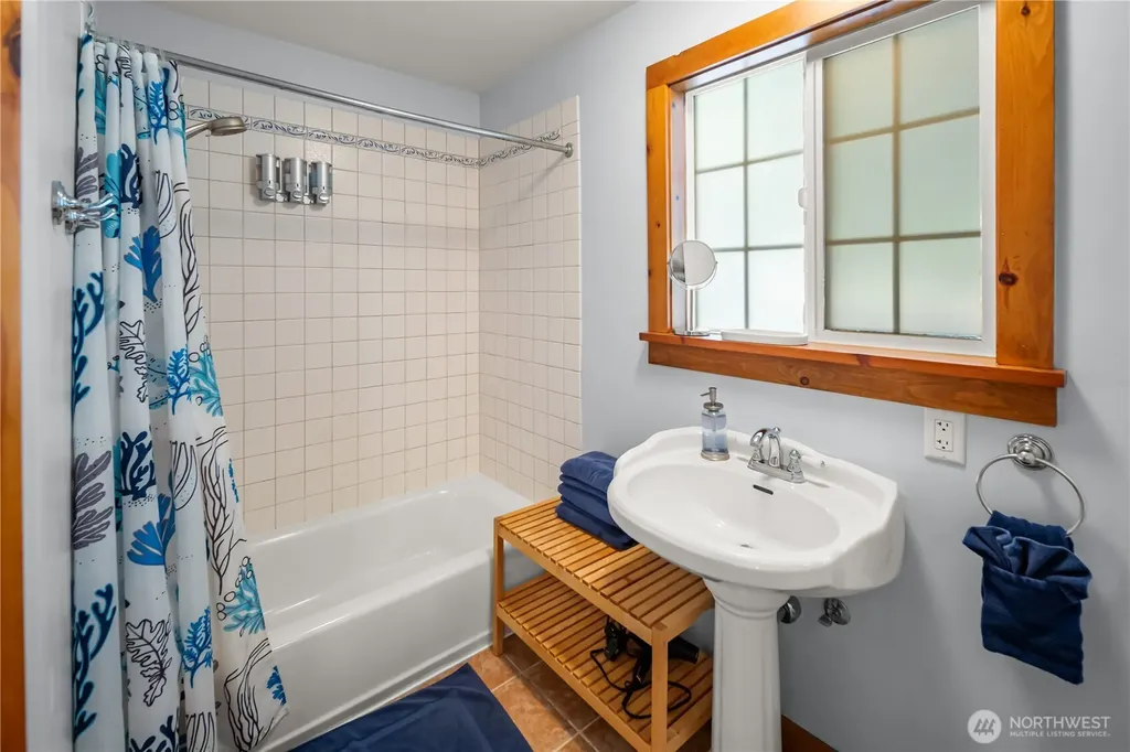 11202 Marine View Drive SW Seattle WA 98146