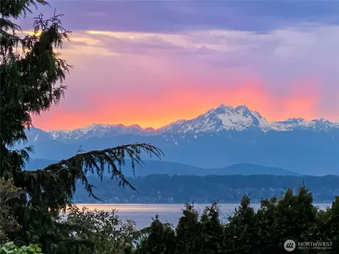 11202 Marine View Drive SW Seattle WA 98146
