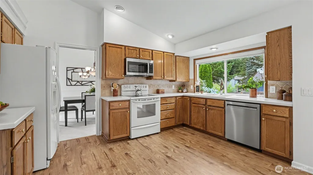 23900 SE 42nd Place Sammamish WA 98029