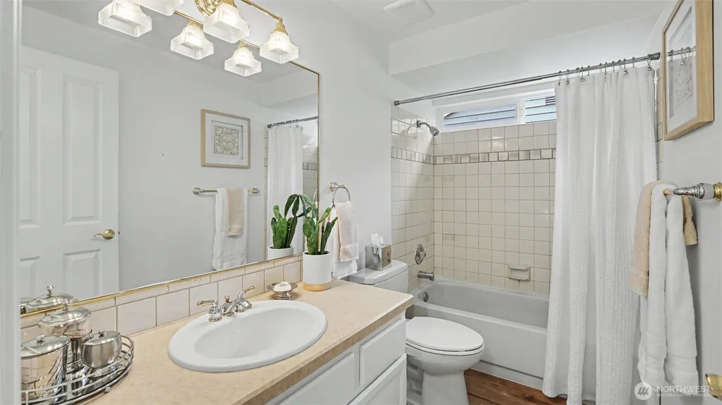23900 SE 42nd Place Sammamish WA 98029