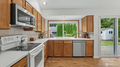 23900 SE 42nd Place Sammamish WA 98029