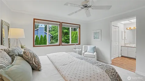 23900 SE 42nd Place Sammamish WA 98029