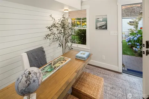 19529 27th Avenue NW Shoreline WA 98177