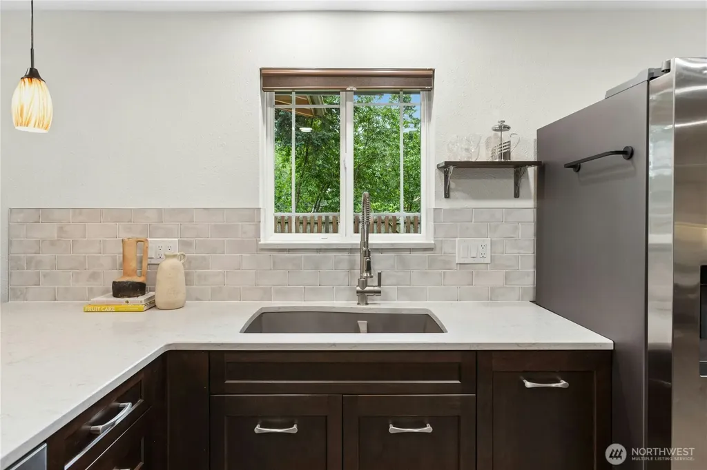 18851 SE 244th Place Covington WA 98042