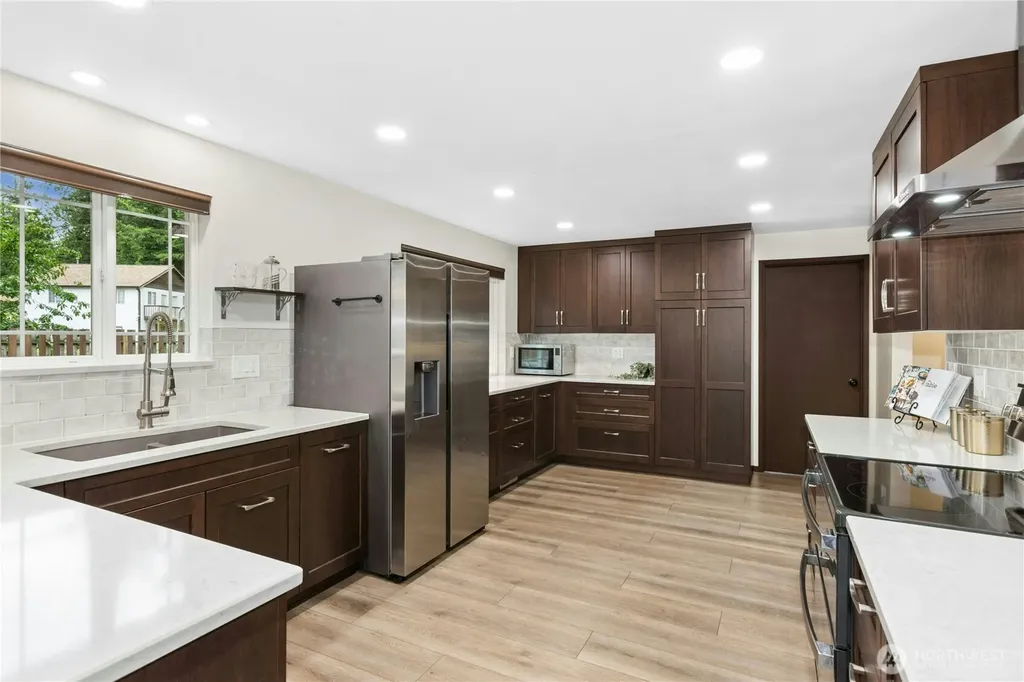 18851 SE 244th Place Covington WA 98042