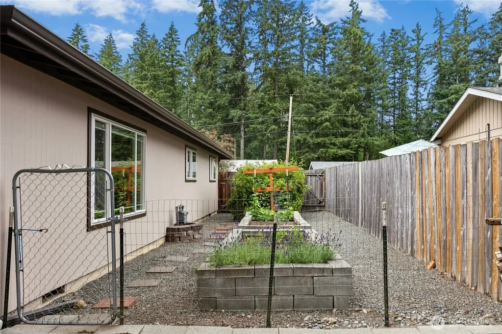 18851 SE 244th Place Covington WA 98042