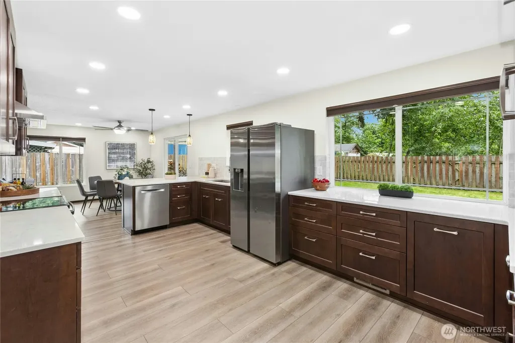 18851 SE 244th Place Covington WA 98042