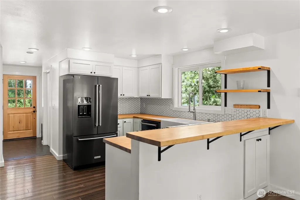 32 Crabapple Road Winthrop WA 98862