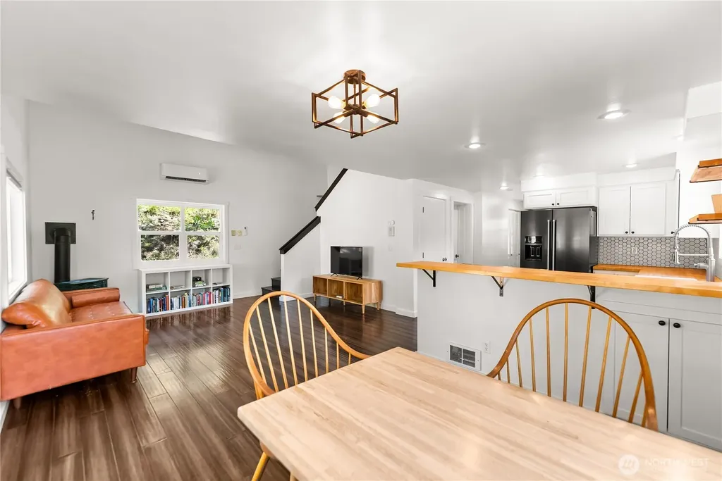 32 Crabapple Road Winthrop WA 98862