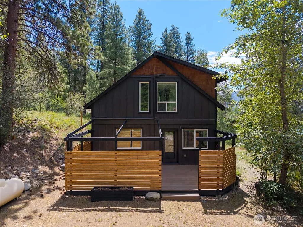 32 Crabapple Road Winthrop WA 98862
