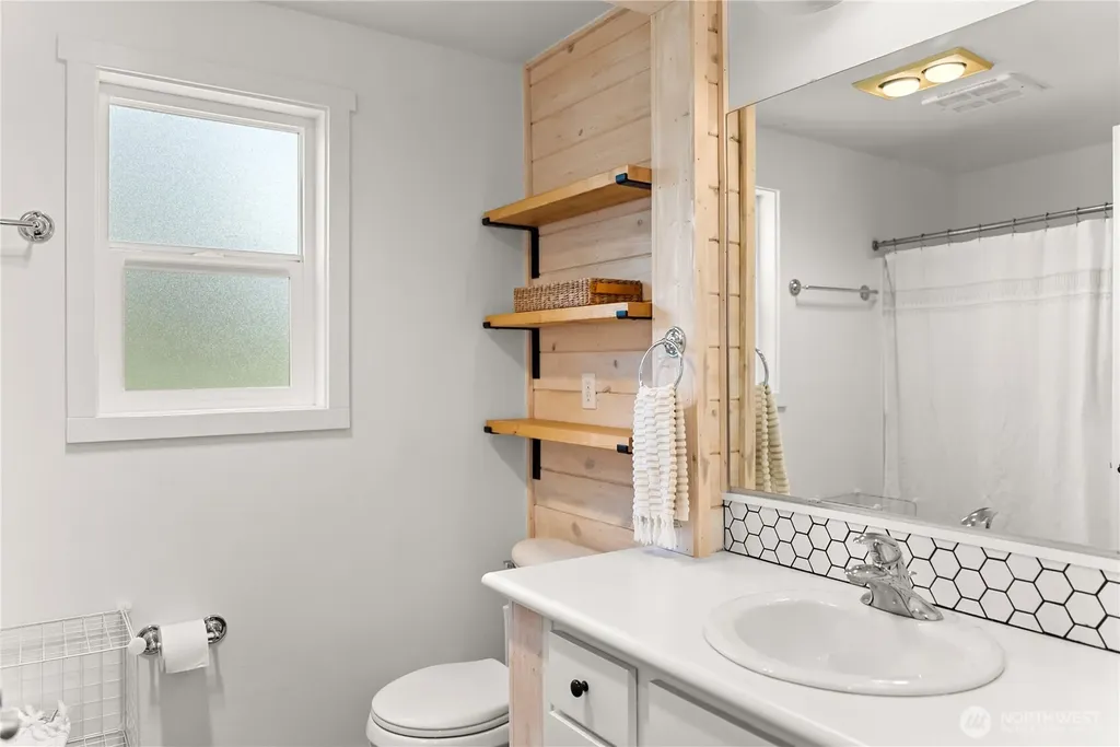 32 Crabapple Road Winthrop WA 98862