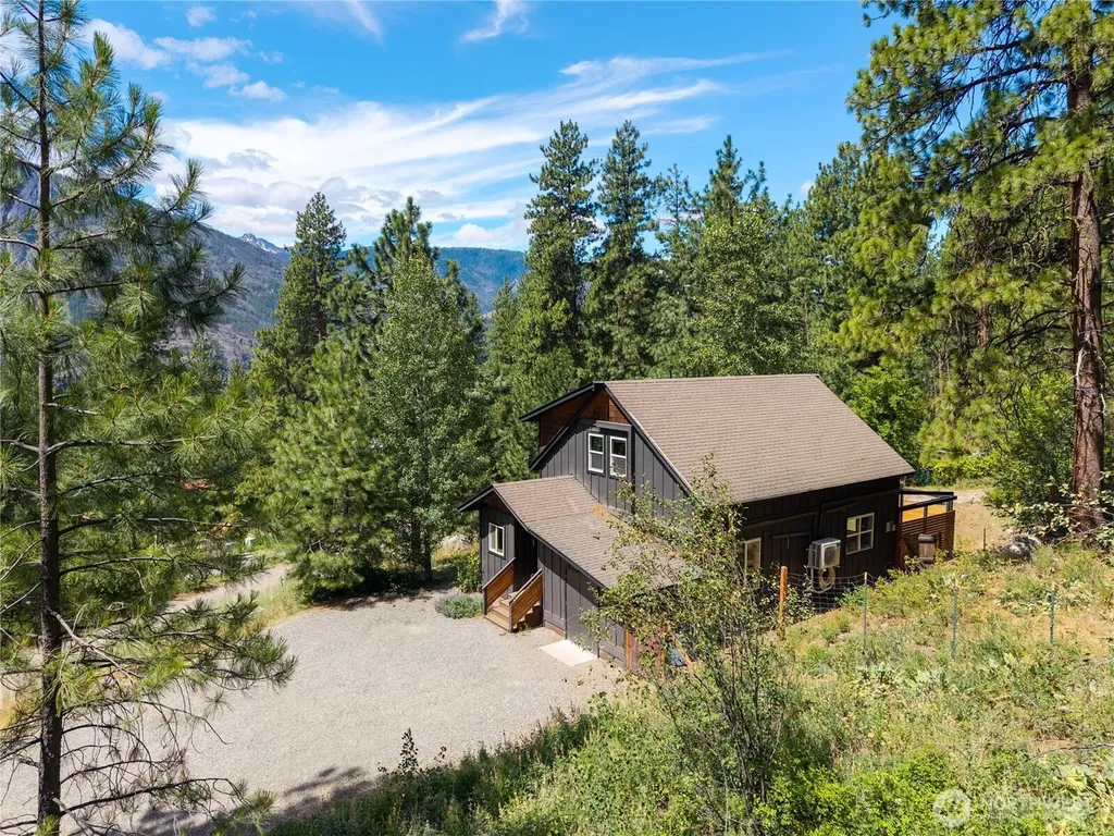 32 Crabapple Road Winthrop WA 98862