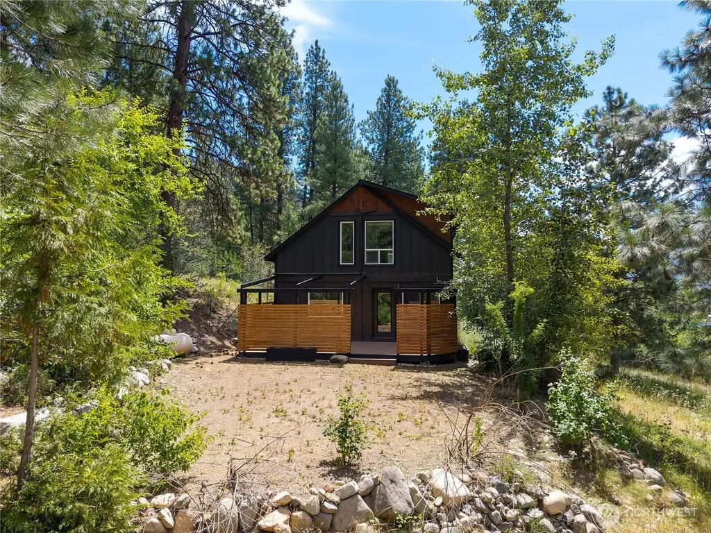32 Crabapple Road Winthrop WA 98862