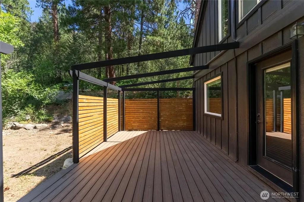 32 Crabapple Road Winthrop WA 98862