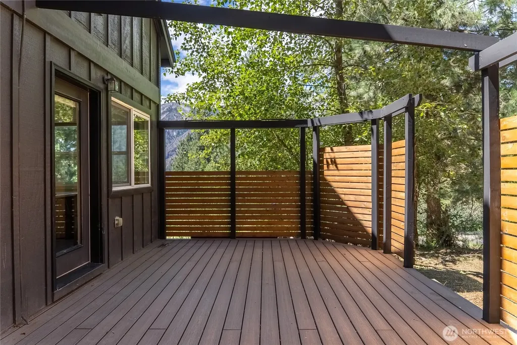 32 Crabapple Road Winthrop WA 98862