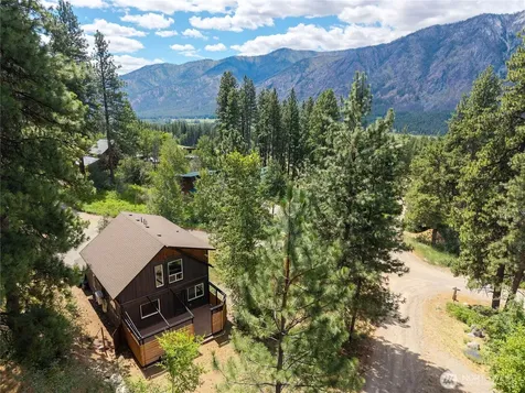 32 Crabapple Road Winthrop WA 98862